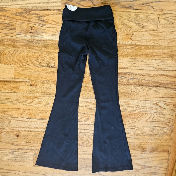 NWT Aerie Offline Size M Foldover Waist Black Flare Legging Ribbed with Pockets - Picture 8 of 8